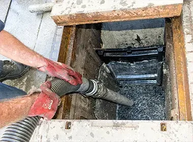 Desentupimento de Caixa de Gordura na Serra da Cantareira